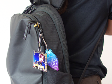 見せて歩きたくなる推し活グッズに!